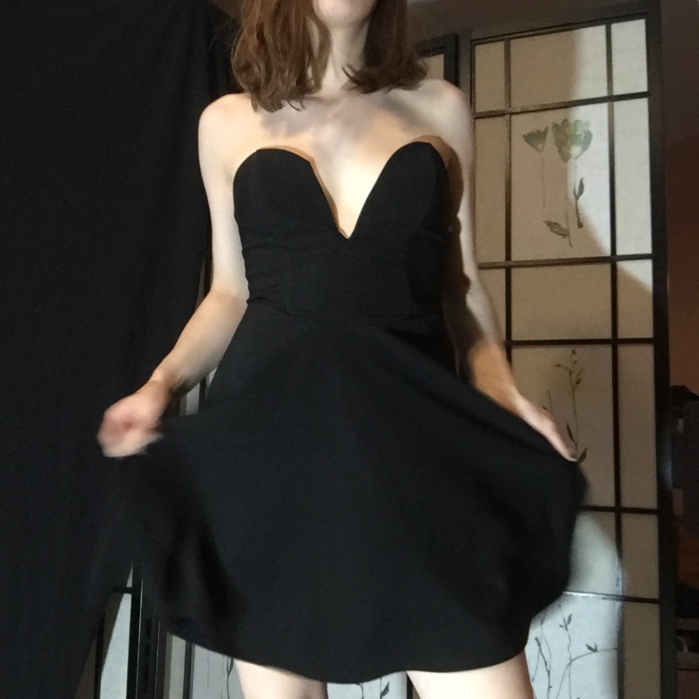 Lulu's strapless little black dress