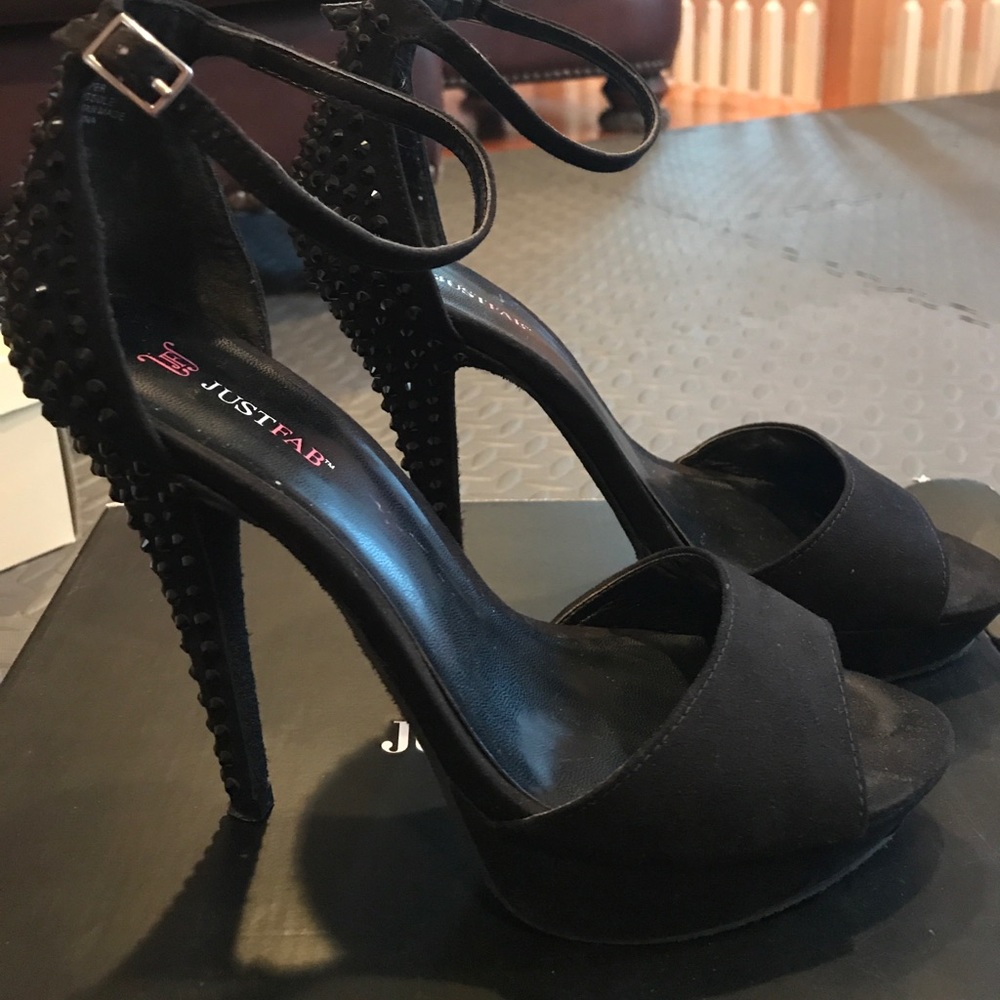 JustFab black sandals