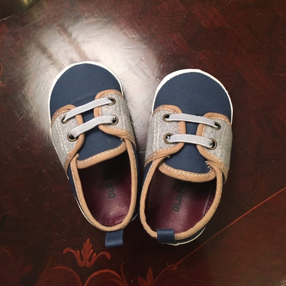 Old Navy 12 to 18 month baby shoes