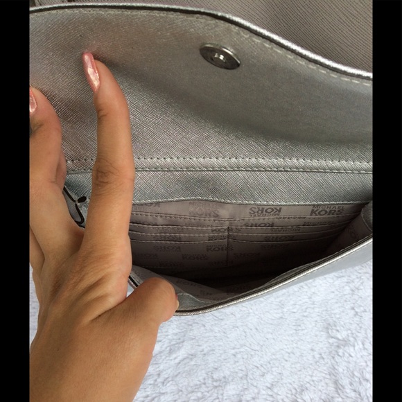 Michael Kors Jet Set Large Pocket Tote - Picture 3 of 4