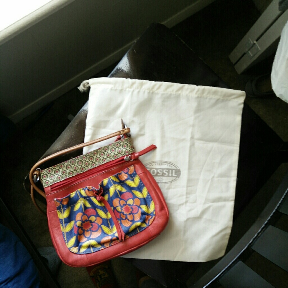 *SOLD* Fossil crossbody purse