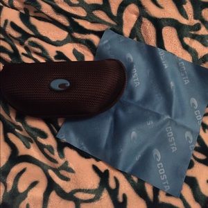 Costa Del Mar glasses case and cleaning cloth