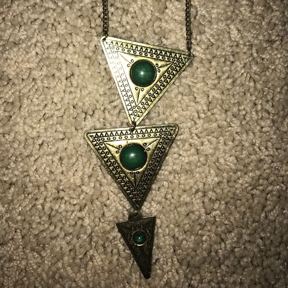 Triangle necklace - Picture 2 of 2
