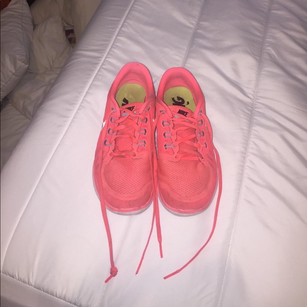 Pink Nike FREE 5.0's
