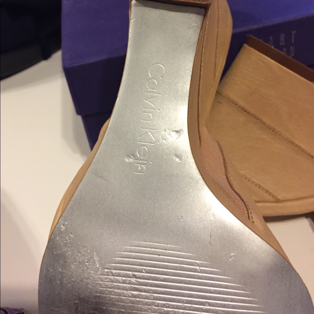 Shoes - Picture 5 of 6