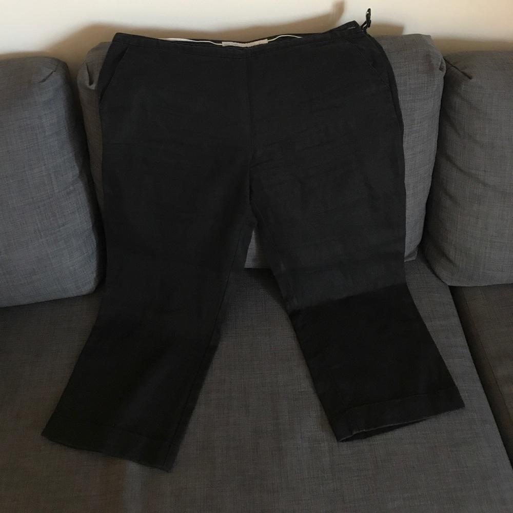 Black linen Capri pants