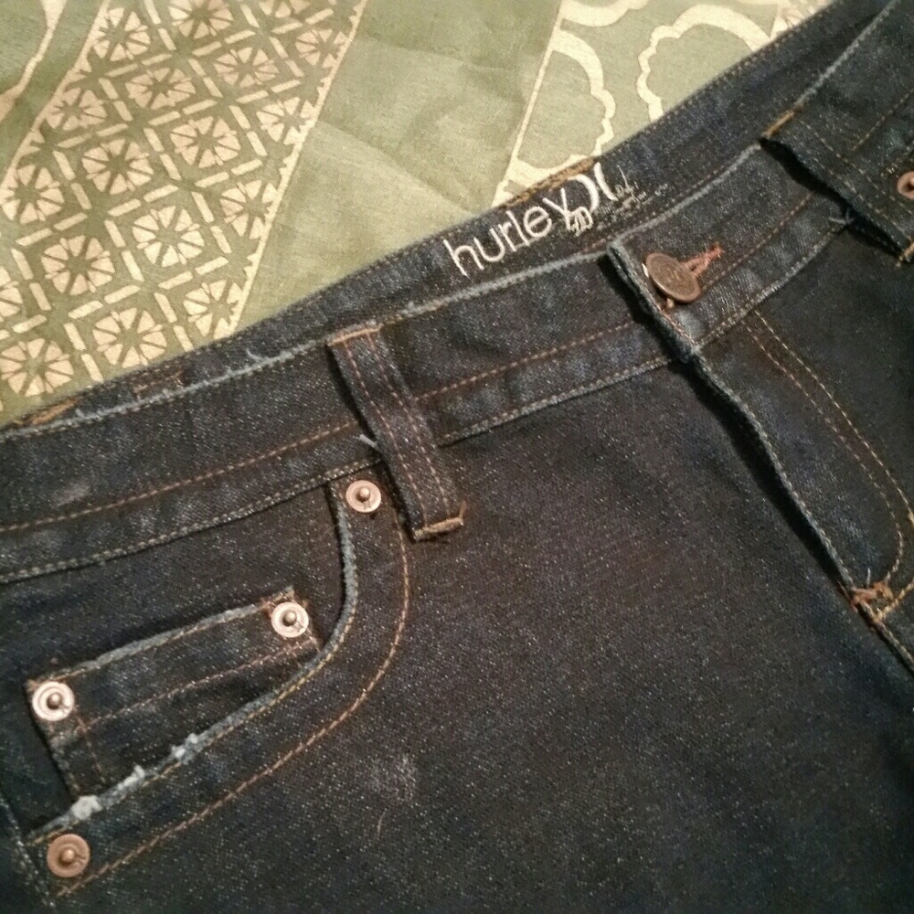 Hurley Jean Shorts ~ Size 7
