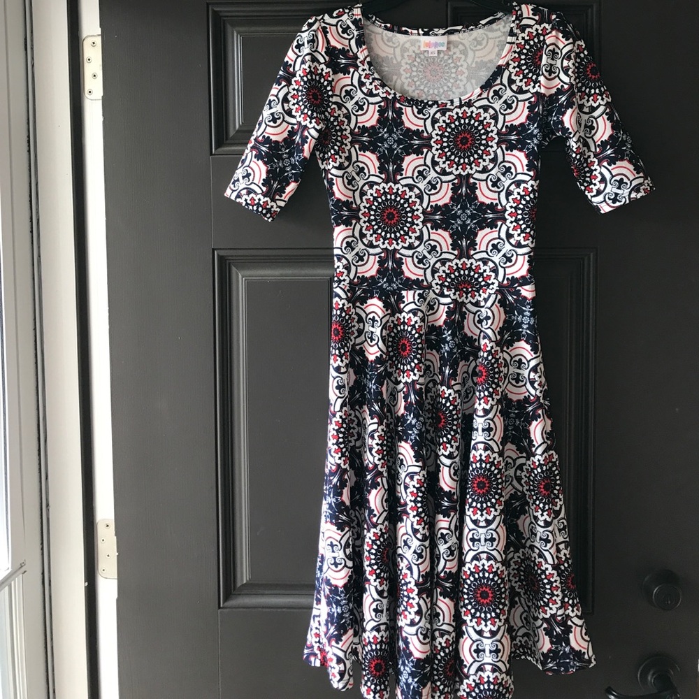 EUC LuLaRoe Nicole dress