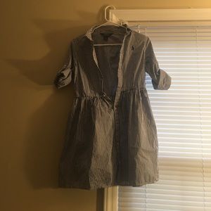 Very nice dress! Perfect condition! Out grew it.