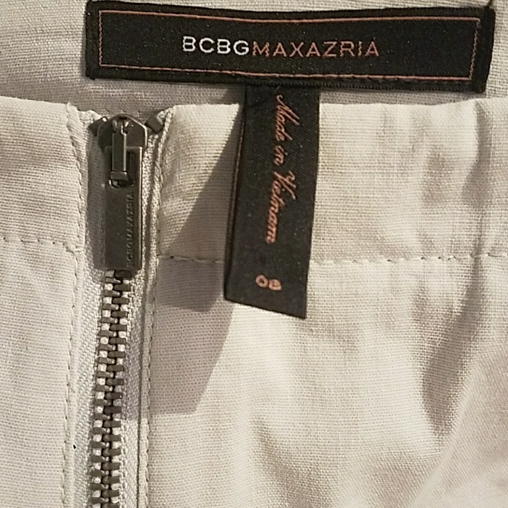 BCBG New Pleated Shorts - NWOT - Picture 3 of 5
