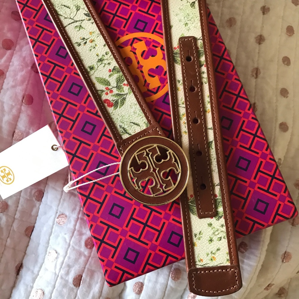 🎉HP🎉 Tory Burch Leather Belt with florals