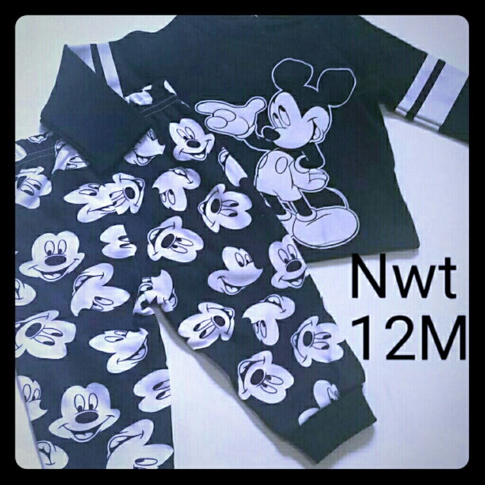 Nwt  Mickey Mouse Disney 2pc jogger outfit boys