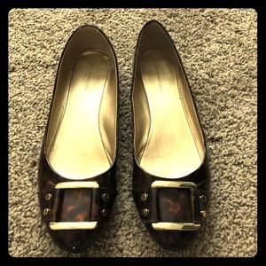 Banana Republic Size 7 Brown and Black Flats