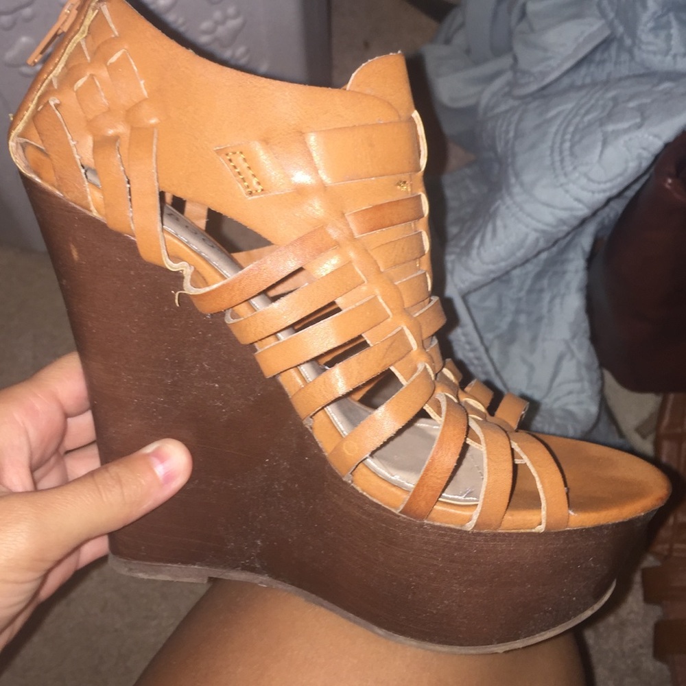 Size 5.5 tan wedges