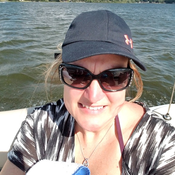 Meet your Posher, Dawn - Picture 1 of 1