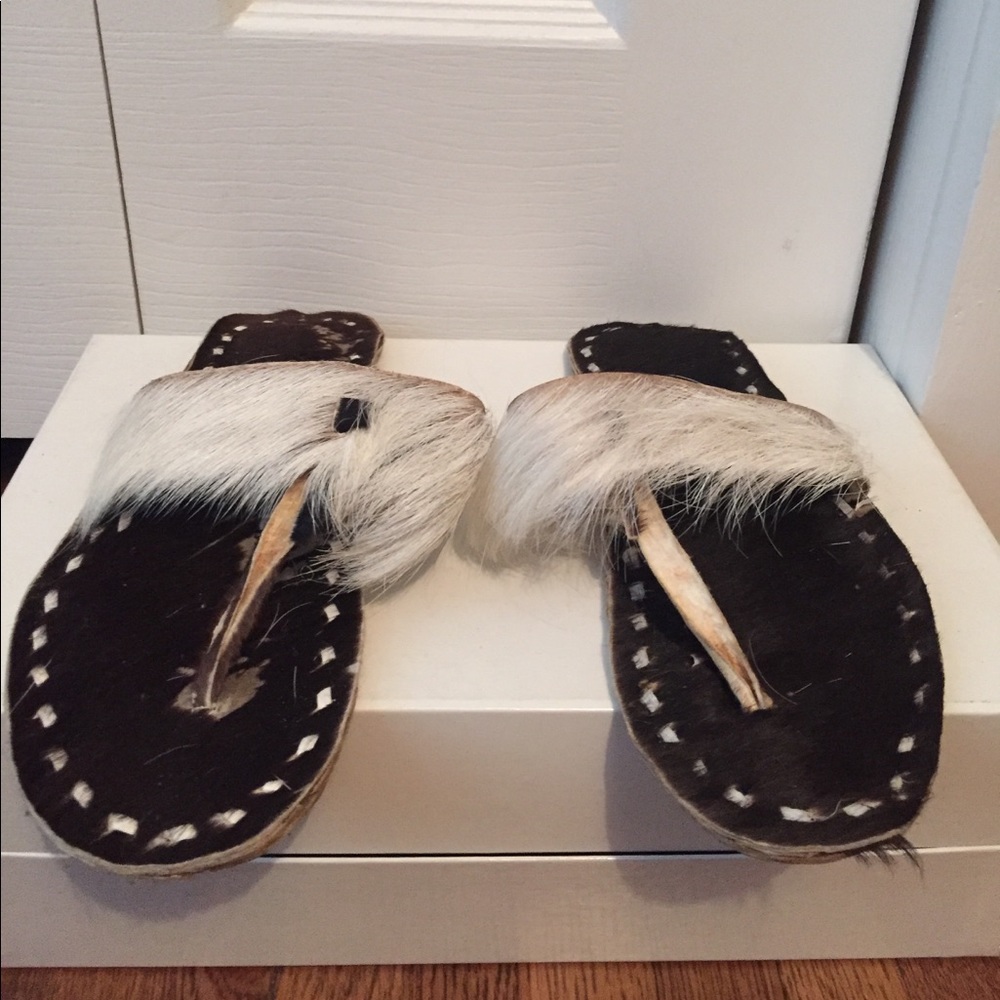 Fur sandals