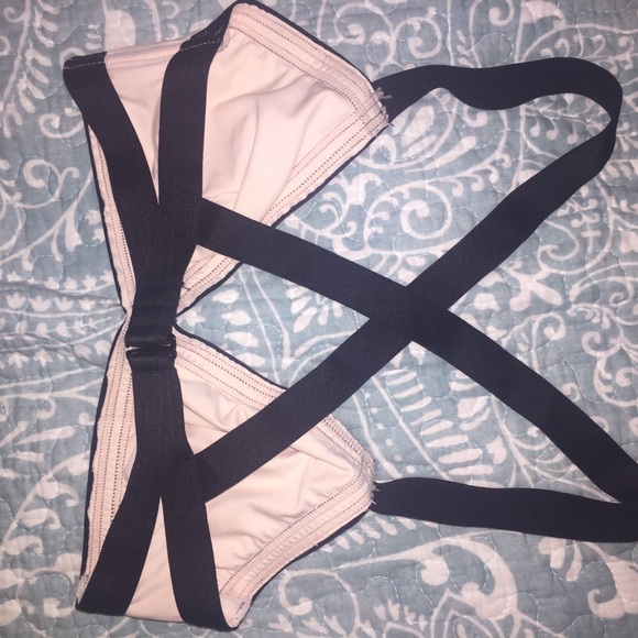 Bikini - Picture 2 of 2