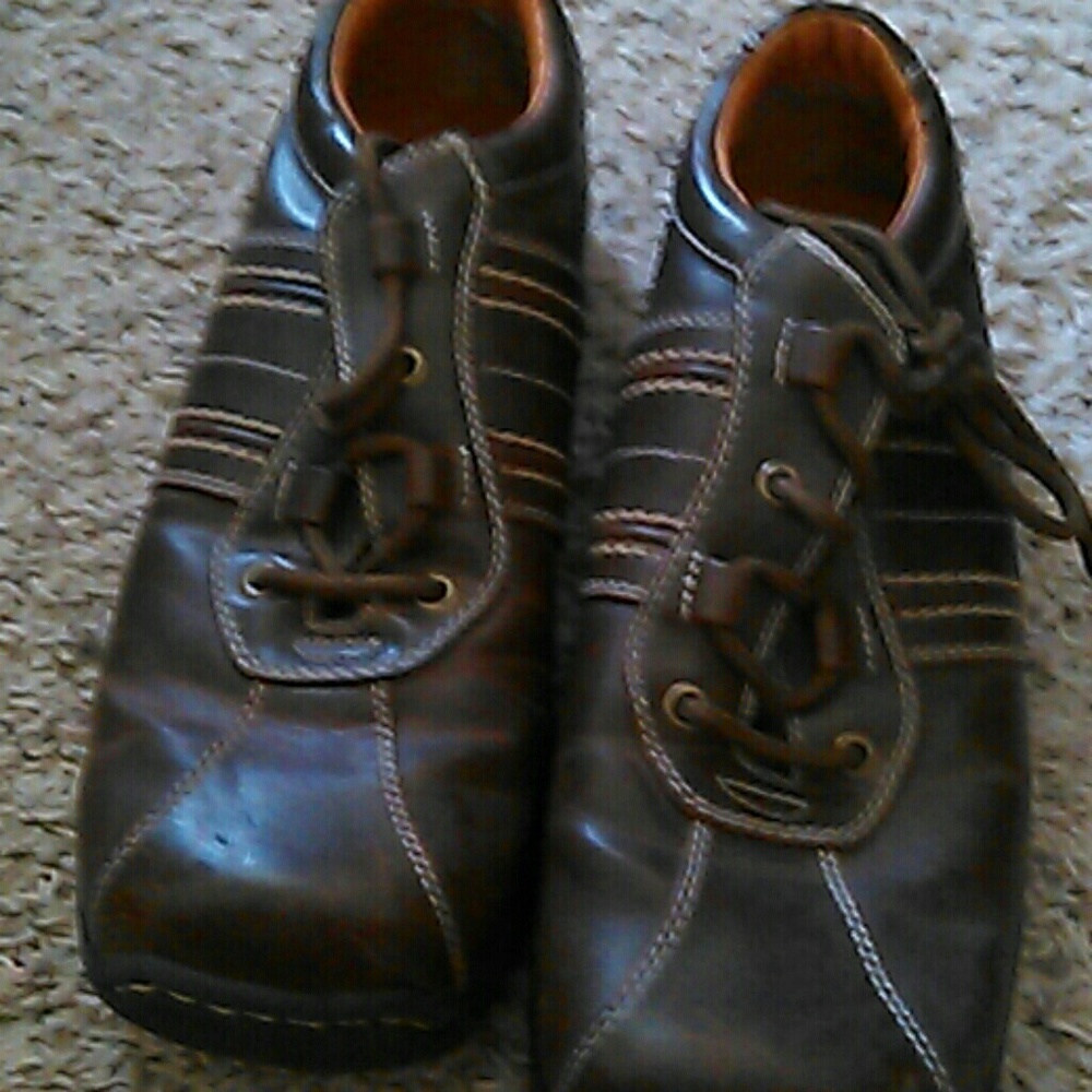 Brown leather bowling shoes