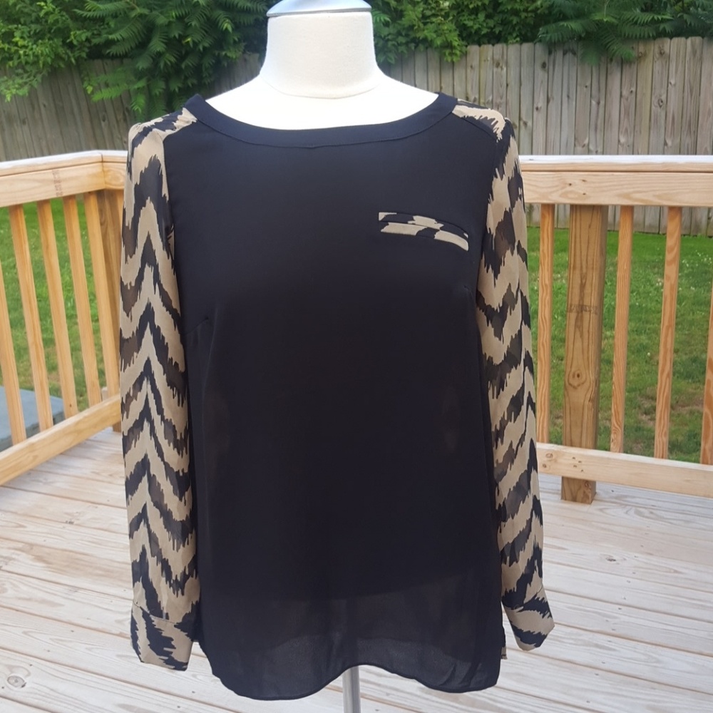 Black & tan chevron tunic (XS)