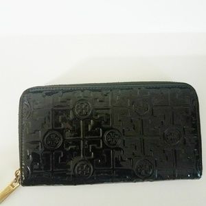 Tory Burch Continental Wallet - authentic