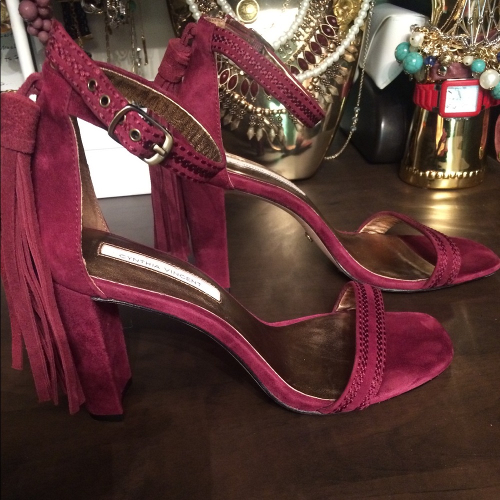 Authentic Cynthia Vincent Sandals