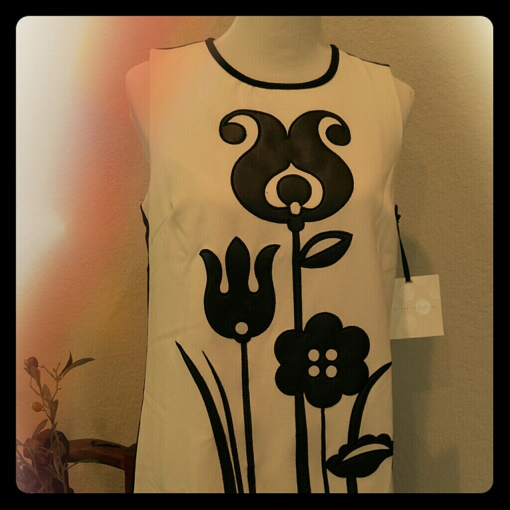 Mod graphic 60s inspired shift dress