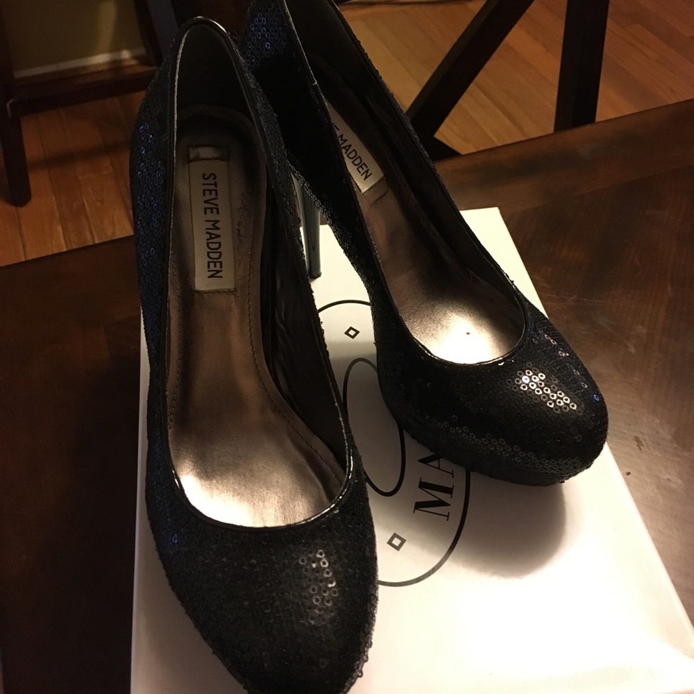 Black Sequins 8.5 Steve Madden heel
