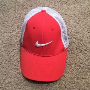 Nike golf hat