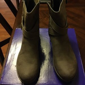 Army green ankle boots