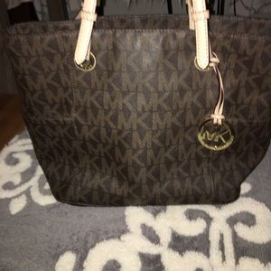 Micheal Kors Purse