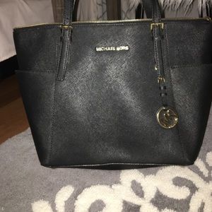 Micheal Kors Purse