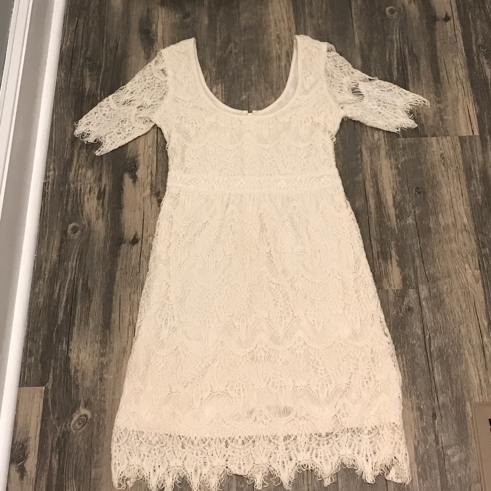 LIKE NEW! Ivory Lace Dress!