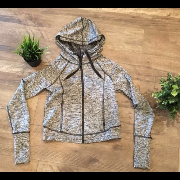 Sweaters - 🔥SALE🔥Gray fitted zip up