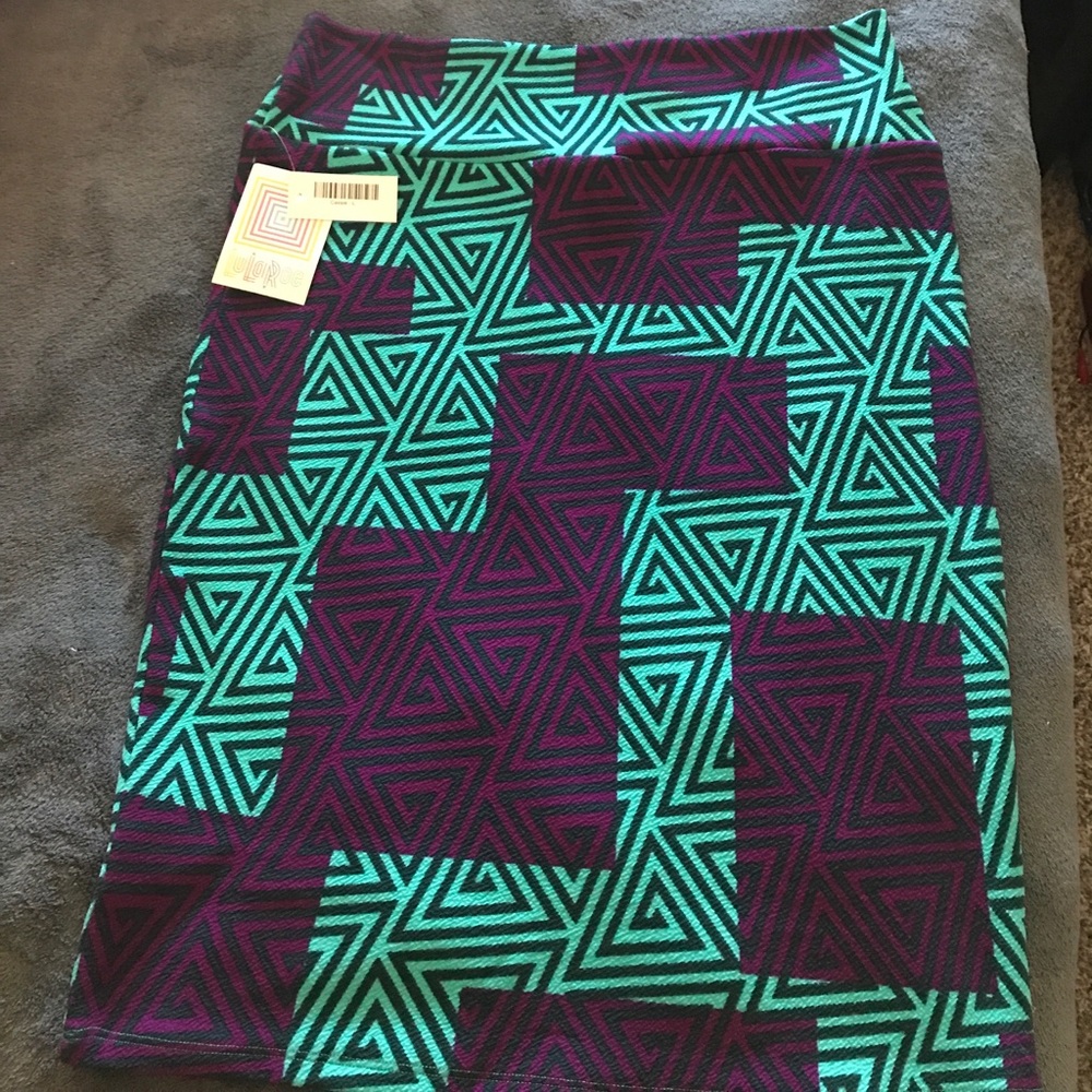 > NWT LuLaRoe Cassie Skirt <