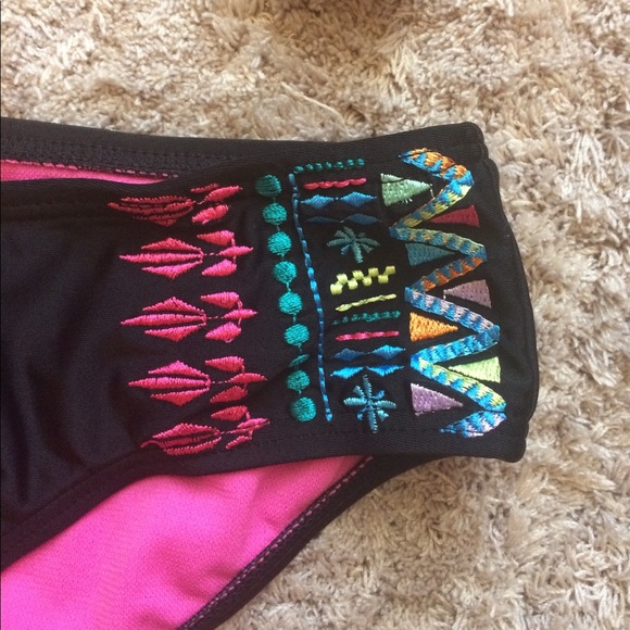 High Neck Embroidered Bikini Set - Picture 4 of 6