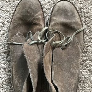 men's clarks original desert boots size 9 (brown)