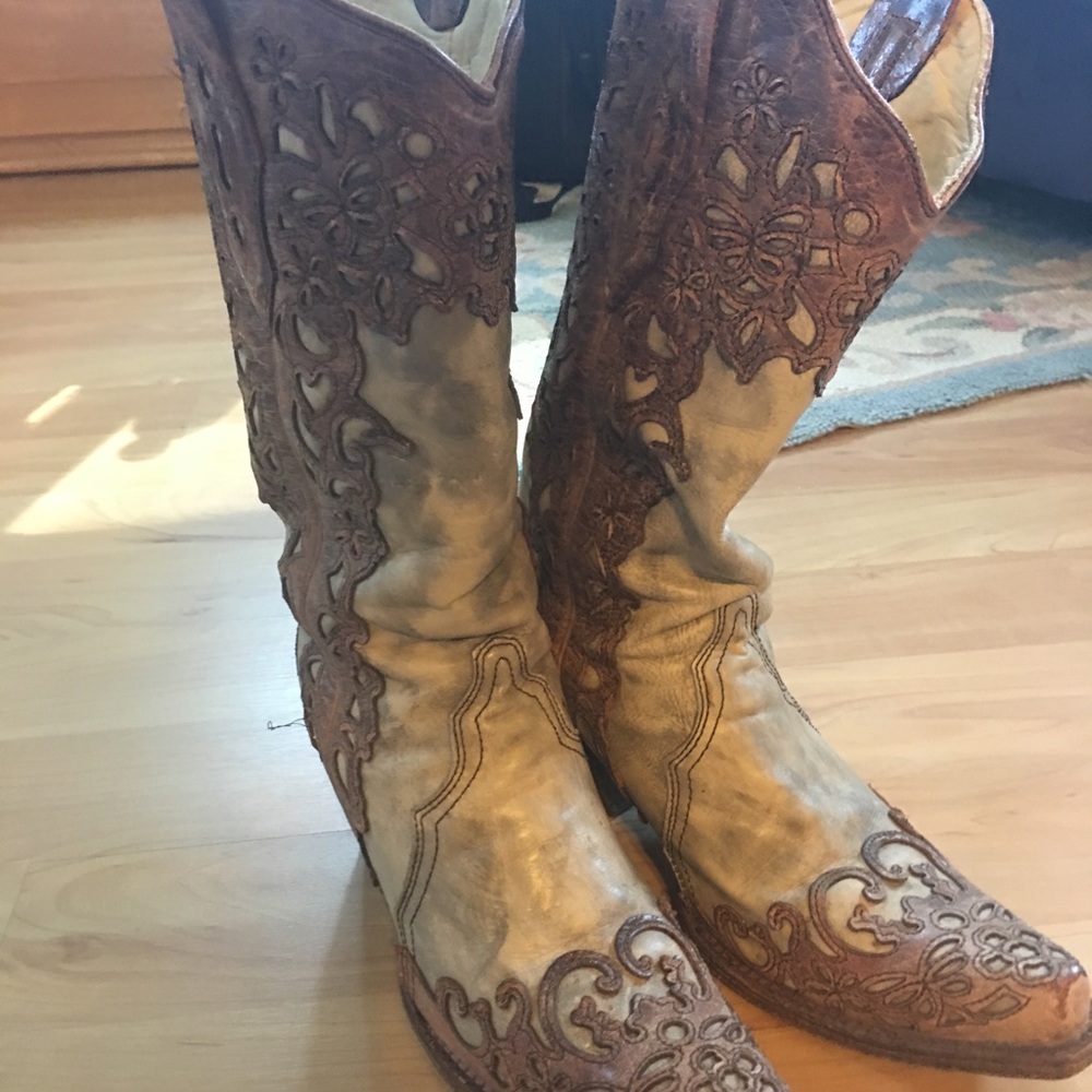 Corral boots