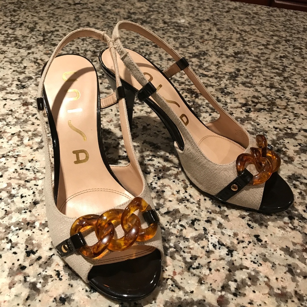 Unisa sandals