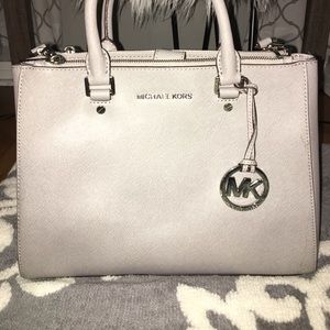 Micheal Kors Purse