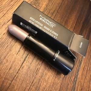 MAC limited edition Ionized 👽 lipstick