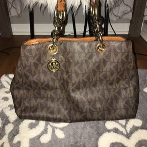 Micheal Kors Purse