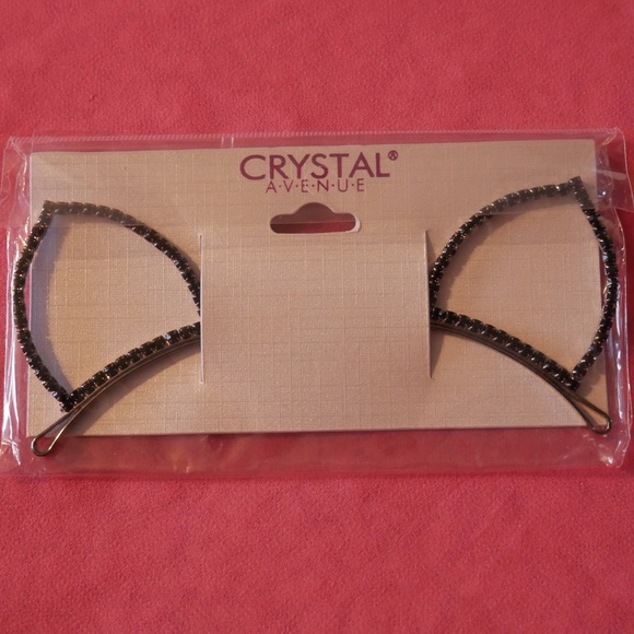 Crystal Avenue Accessories - Cat Ear Rhinestone Hair Pin