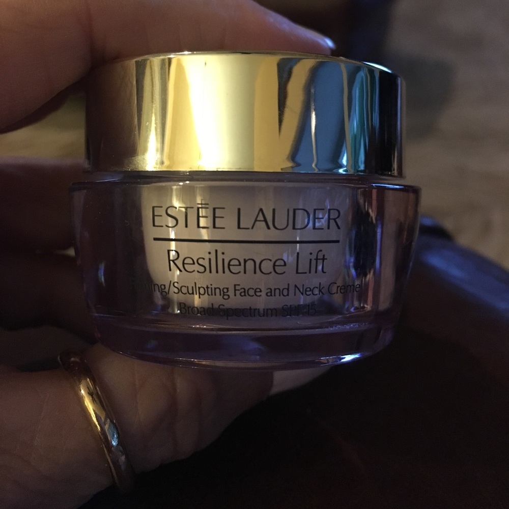 Estée Lauder Resilience Lift