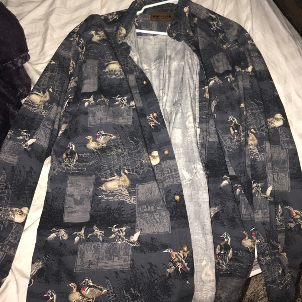 Magellan sportswear duck shirt