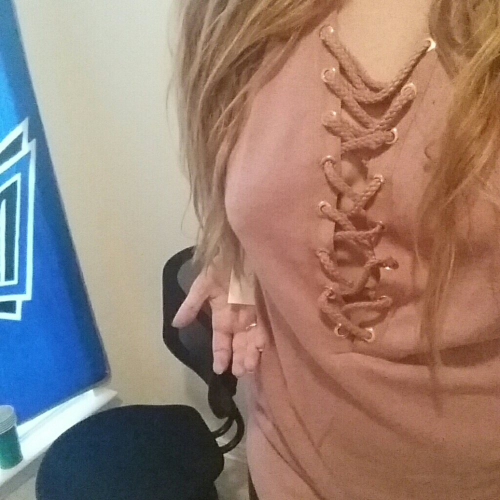 Pink lace up plunge top - Picture 4 of 5