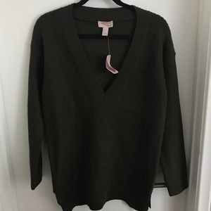 Deep Green V-Neck Sweater | NWT