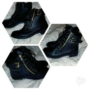 Combat boots