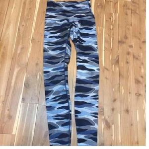 LULULEMON BLUE WUNDER UNDERS CAMO PRINT