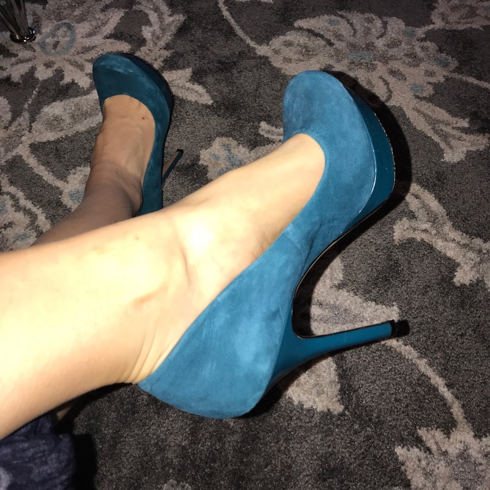 Jessica Simpson heels