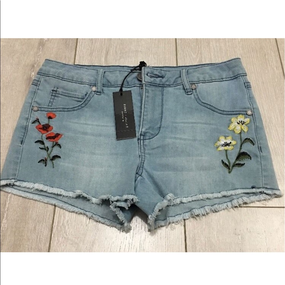 Romeo & Juliet Couture Embroidered Floral Shorts